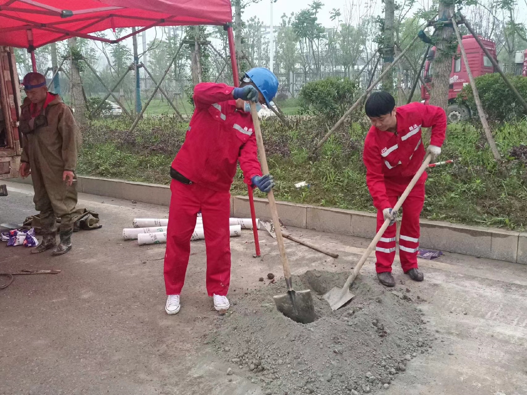 秭归管道疏通哪家好】及时进行市政管道清淤